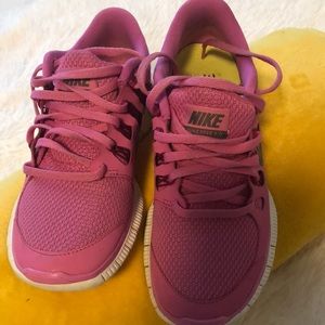 💕SOLD 💕Women’s Nike Free 5.0